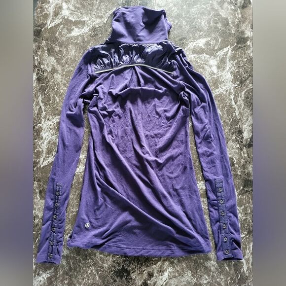 Lululemon size 4 Purple Long Sleeve Running Top With Buttons - Picture 3 of 7